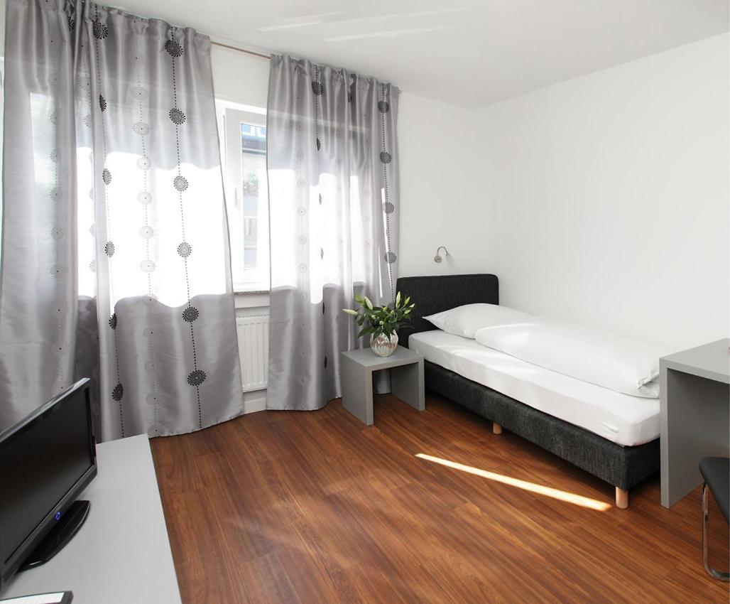 Pension Arkade Hotel เนคอาร์ซุล์ม ภายนอก รูปภาพ