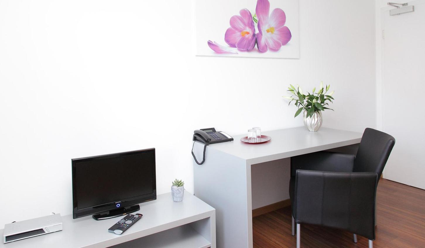 Pension Arkade Hotel เนคอาร์ซุล์ม ภายนอก รูปภาพ